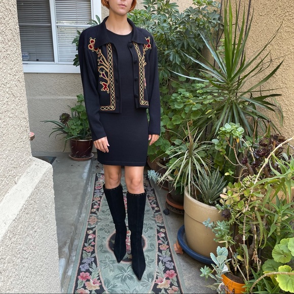 Versace Black Heeled Boots with Colorful Embroidery - Picture 6 of 16